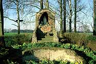 Lourdes-Grotte bei Hof Deipenbrock von 1900, am Hof Deipenbrock, Schuter 7