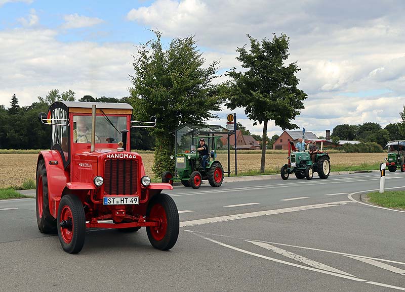 Viele Besucher fanden den Weg zum Museum.  Wer nicht zum Schützenplatz gekommen war konnte am Samstag 80 Schlepper bei einem Trecker Corso um's historiche Viereck von Everswinkel.