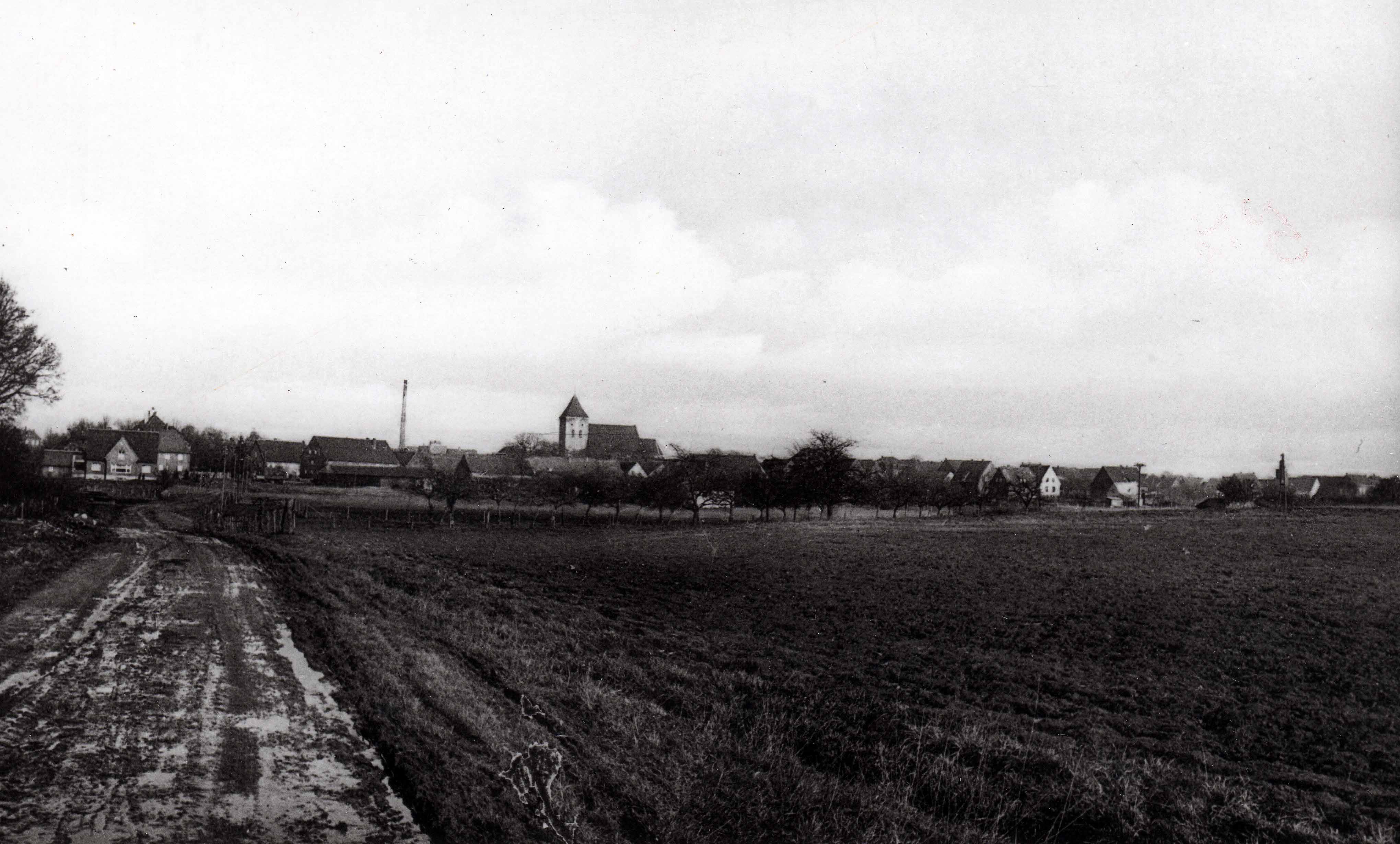 Ansicht von Süden zur Kirche