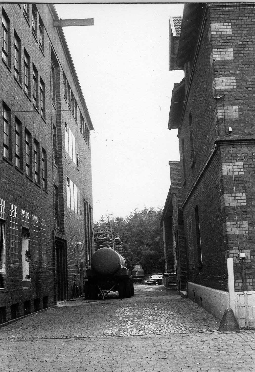 Ansichten der Gebäude der Molkerei - Einfahrt von der Nordstraße