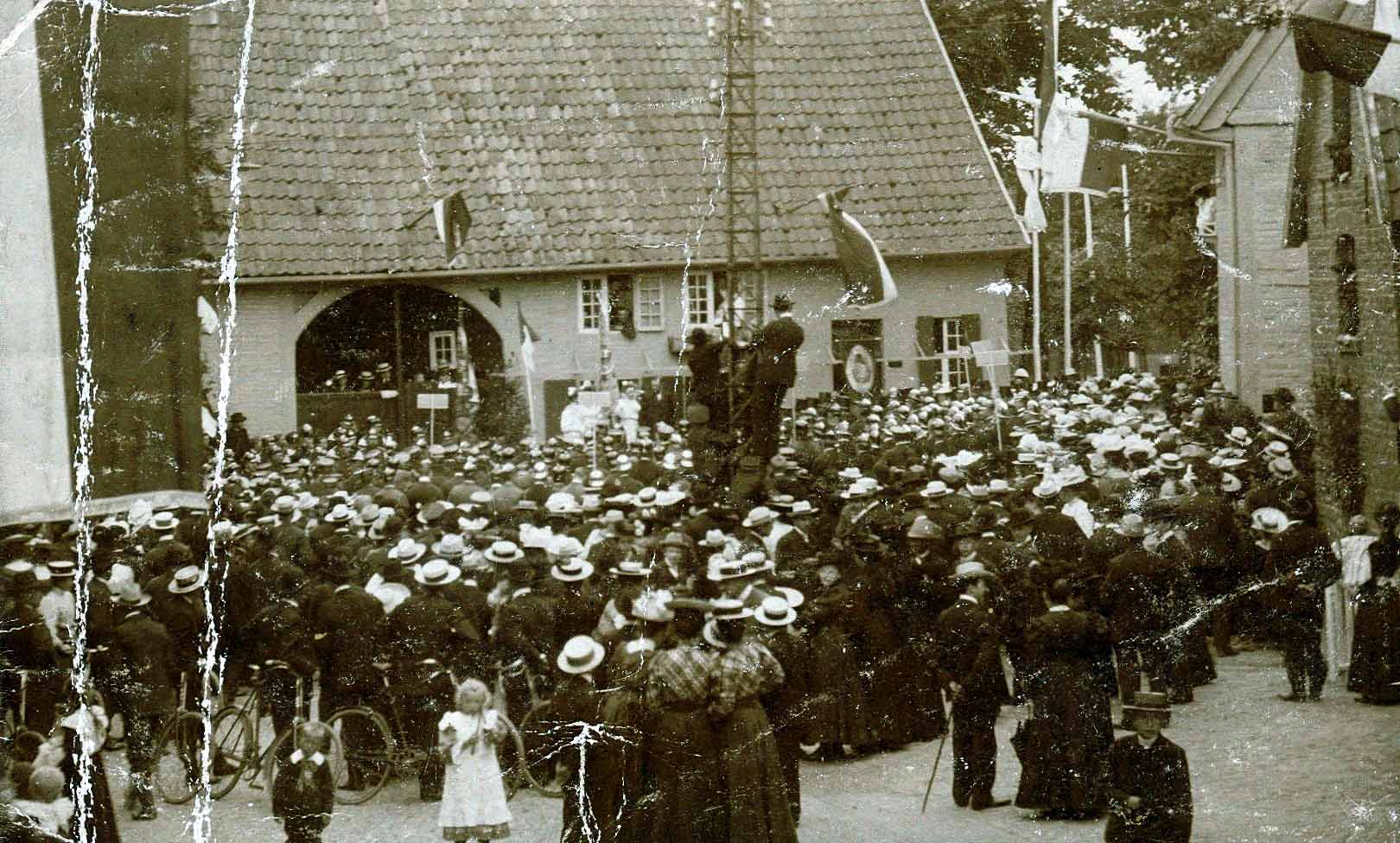 Fahnenweihe der Freiwilligen Feuerwehr