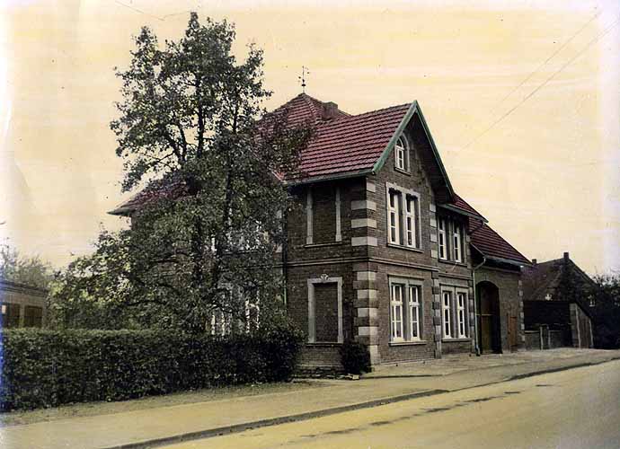 Bahnhofstraße 13 