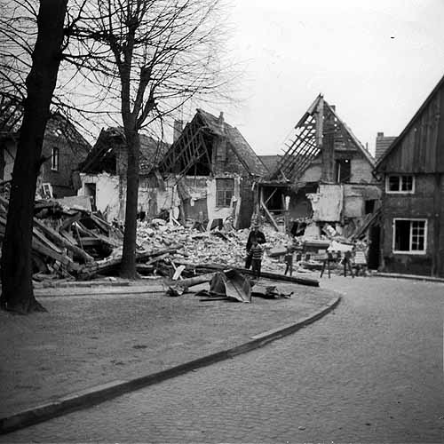 Abbruch der Fachwerkhäuser am Kirchplatz