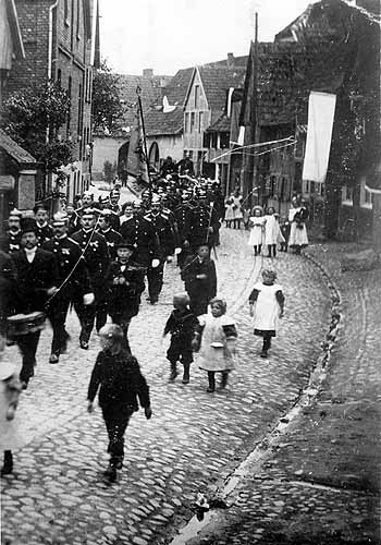 Feuerwehrfest - Festumzug am Vitusmontag