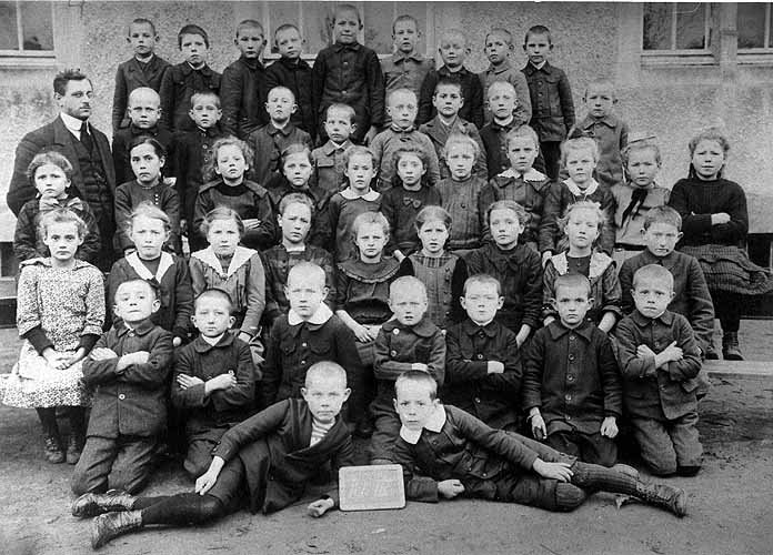 Klassenfoto der 3. Klasse im Jahre 1917 