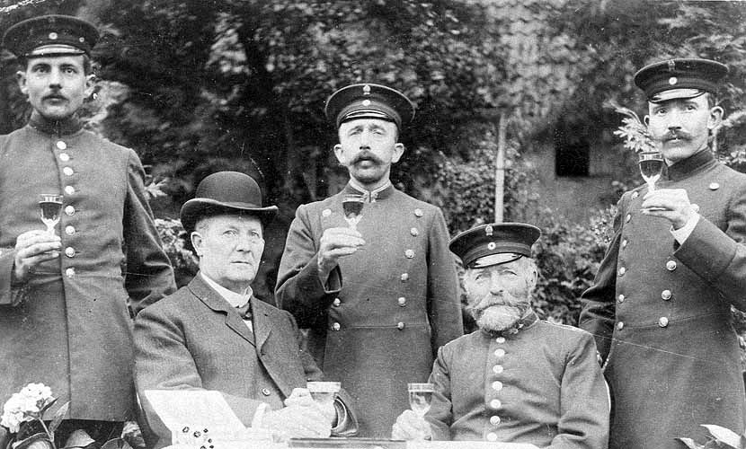 Gruppenbild mit Postbeamten und Briefträgern in Everswinkel